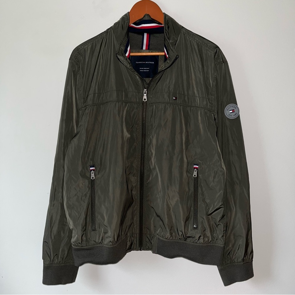 Tommy Hilfiger Men's Water/Wind resistance Jacket (LARGE)‎